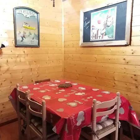 Savoyard Avec Terrasse, Proche Des Pistes Et Vue Sur Montagne - Fr-1-459-129