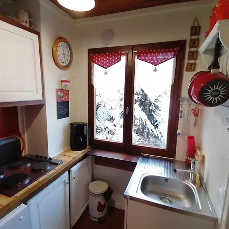 Savoyard Avec Terrasse, Proche Des Pistes Et Vue Sur Montagne - Fr-1-459-129 Chalet *